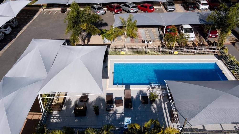 Vista aérea da piscina